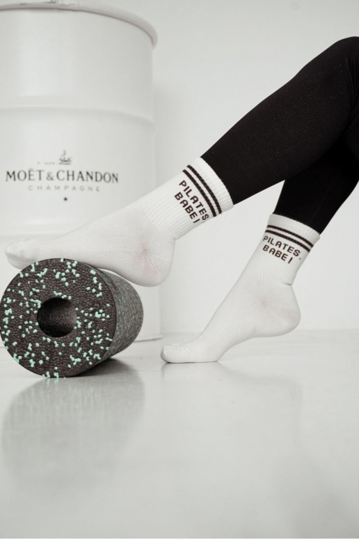 Ponožky  Z hnědám Napisem PILATES, BABE! slonová kost