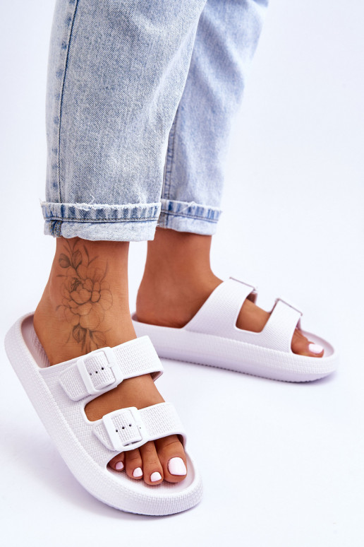 Lehké pantofle s pruhy bílé Sharmen