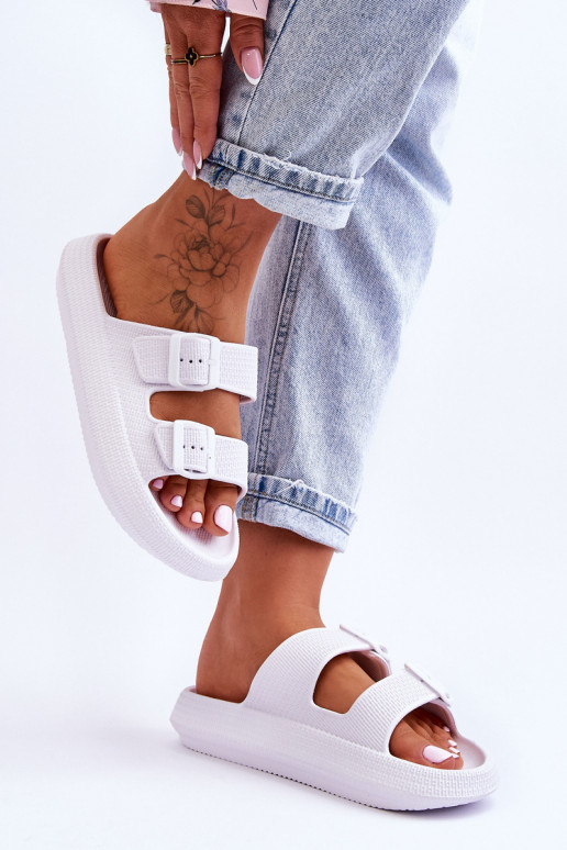 Lehké pantofle s pruhy bílé Sharmen