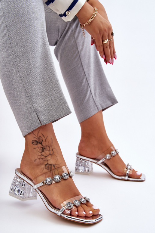  Pantofle a kamínky stříbrné barvy Leyla