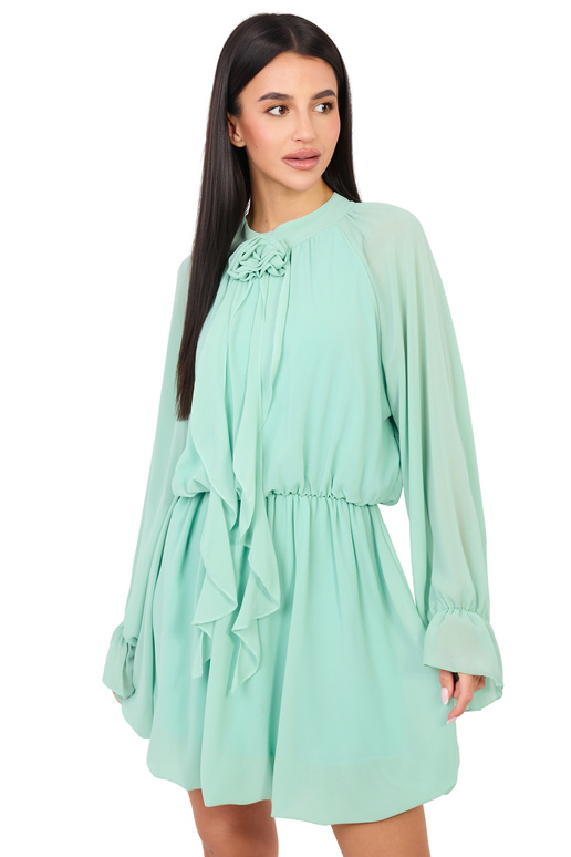 Šaty v barvě máty