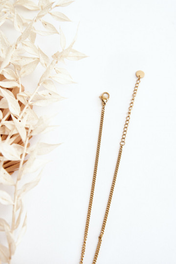 Řetízek na krk s bílými květy zlaté barvy 2