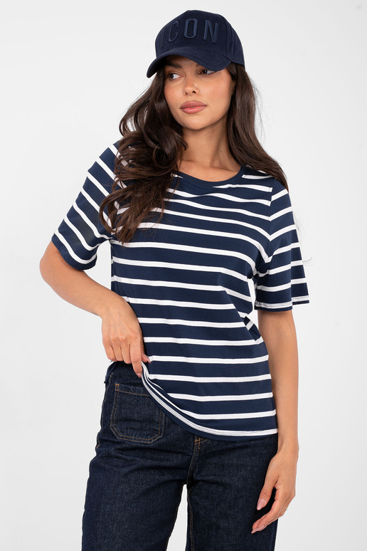 Tmavě modré tričko