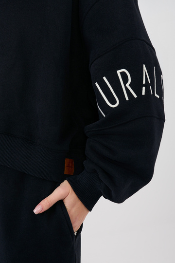 Modrý svetr s zipem černý 2