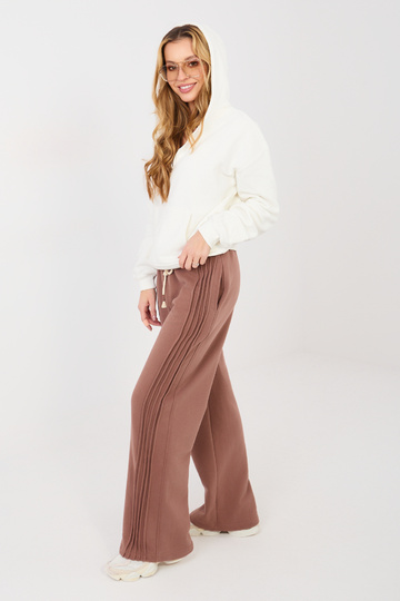 Sportovní kalhoty hnědé