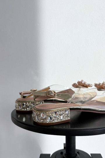  Žabky na nízkém podpatku  Detalami D&A MR52-229 zlaté barvy 2