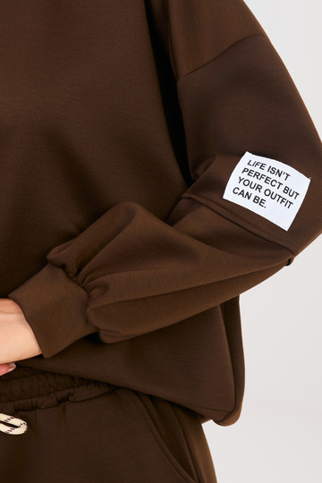 Sada tmavě hnědé barvy