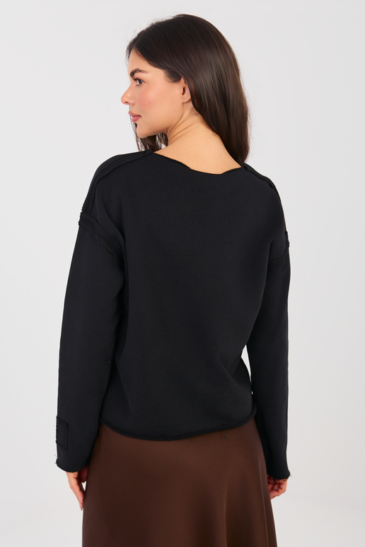 Modrý svetr s černým zipem