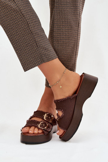 Dámské pantofle s platformou Ze zlaté barvymi s přezkamimi Czekoladowe Renelisse 2