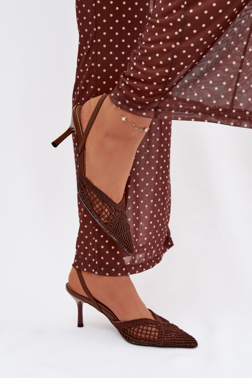 Žabky s ažurovými prvky s tenkými podpatky hnědá Hanelis