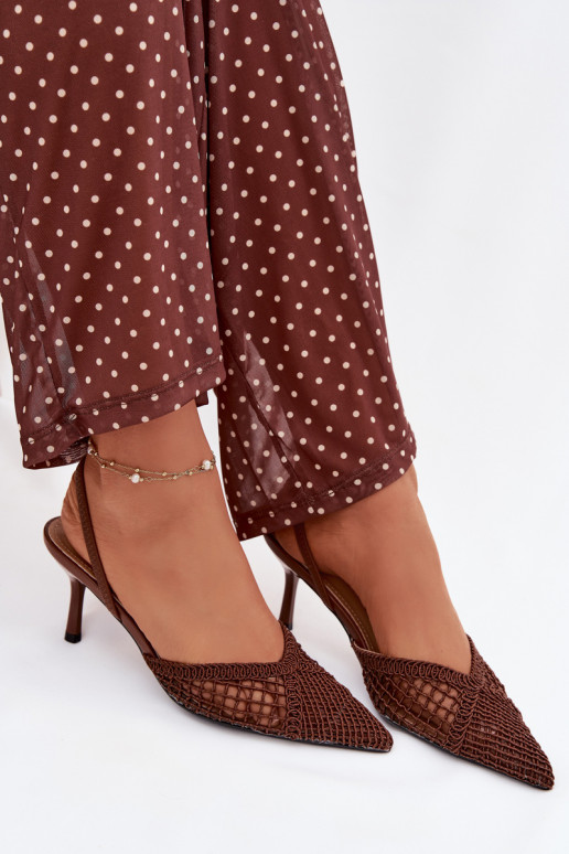 Žabky s ažurovými prvky s tenkými podpatky hnědá Hanelis
