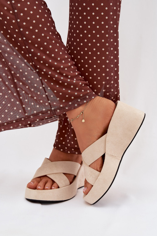 Dámské pantofle  Z z eko semišeu béžové Calorine