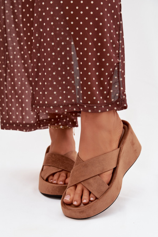 Dámské pantofle  Z z eko semišeu hnědá Calorine