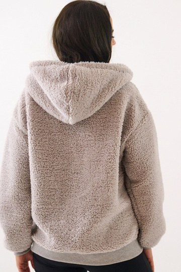 Světlý šedý svetr 2