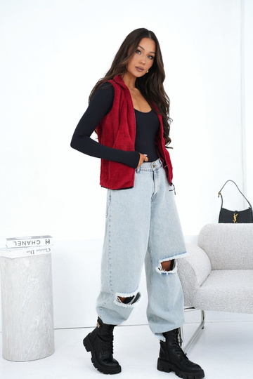 Tmavě červená vesta