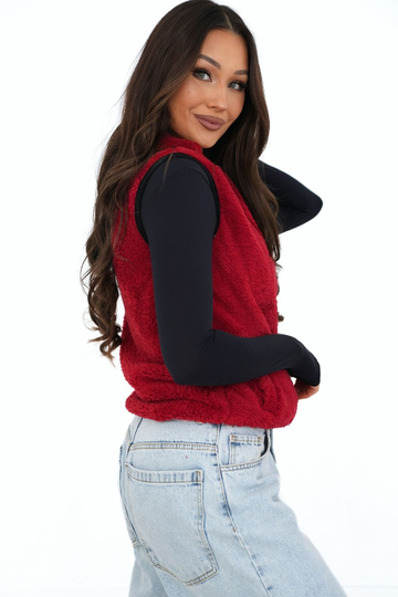 Tmavě červená vesta 2