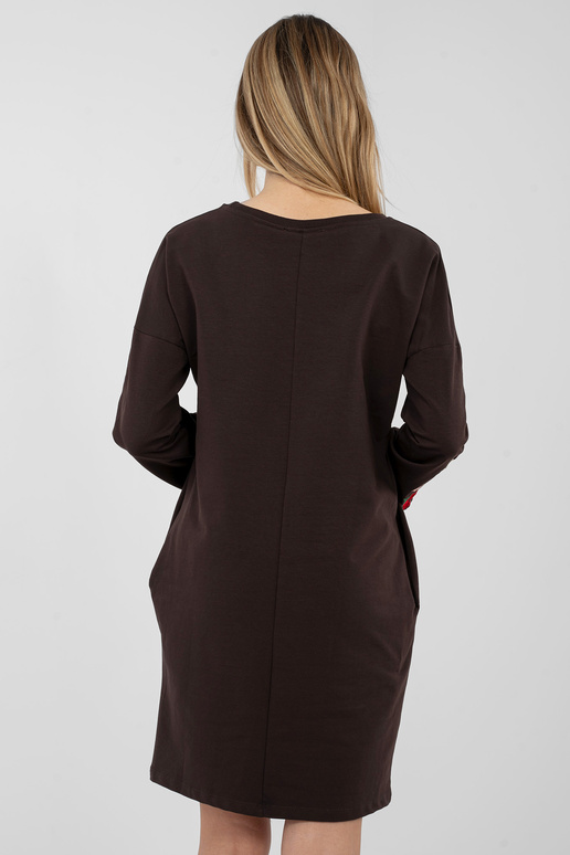 Šaty tmavě hnědé