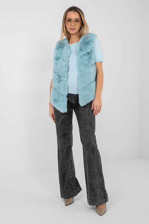 Vesta mátové barvy