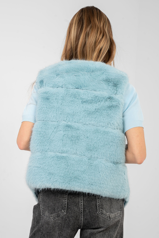 Vesta mátové barvy