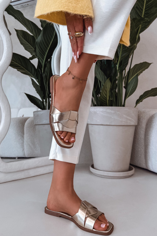 Pantofle  s pruhy zlaté barvy Marissae