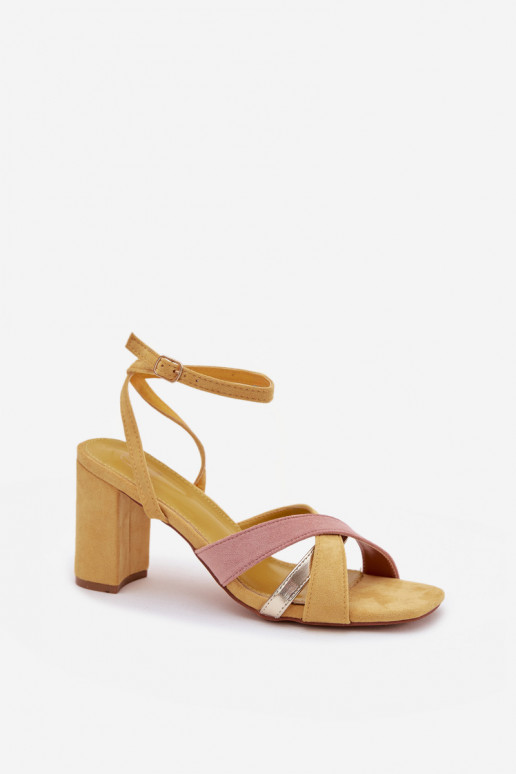 Dámské sandály na vysokém podpatku s pruhy z eko semišeowe Žluté Karilora