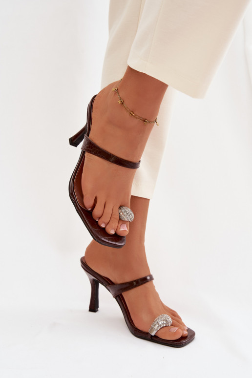 Dámské pantofle s tenkými podpatky  Detalem Czekoladowe Lorissa