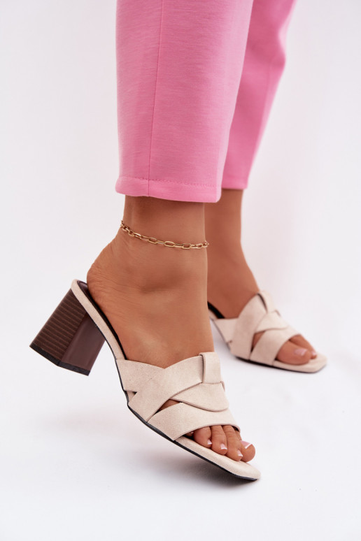 Dámské pantofle s podpatky s pruhy z eko semišeowe béžové Corivelle