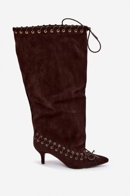 dlouhé boty Kitten Heel ze semiše  m Czekoladowe Juletta