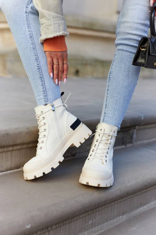 Naiste poolsaapad Elevandiluu värvi...