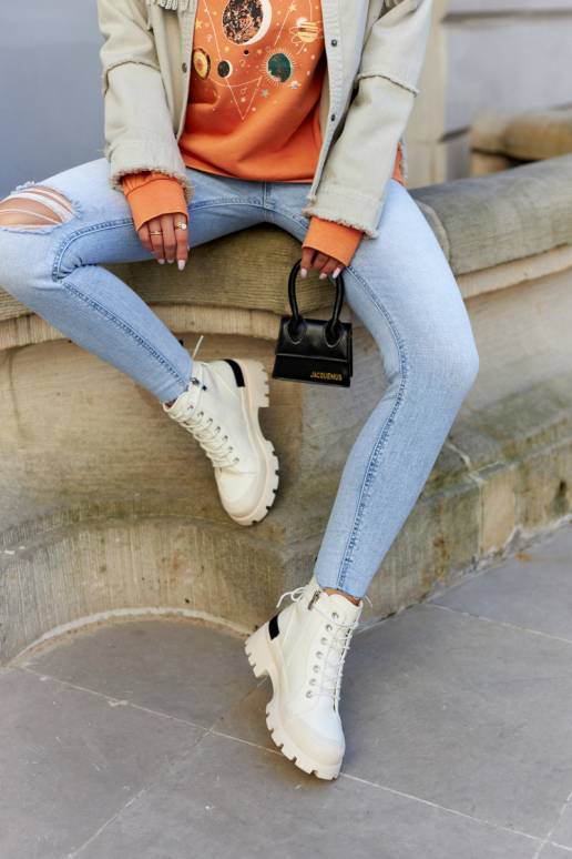 Naiste poolsaapad Elevandiluu värvi...