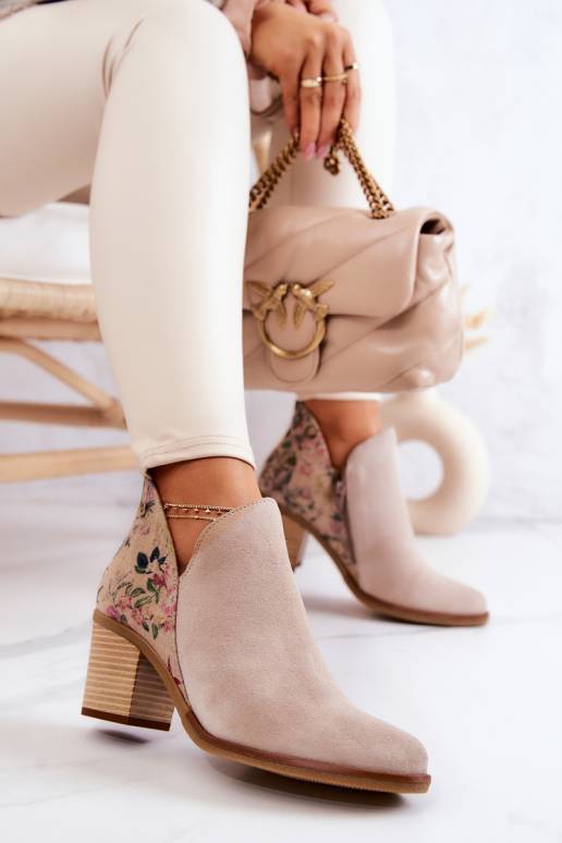 Naiste poolsaapad kõrge jämeda... Naiste poolsaapad kõrge jämeda...