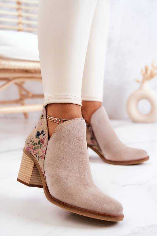 Naiste poolsaapad kõrge jämeda... Naiste poolsaapad kõrge jämeda...