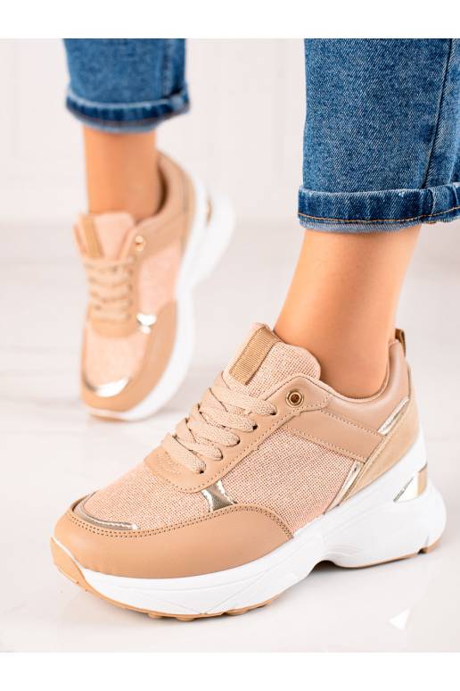 Stiilsed Sneakers tüüpi jalanõud...