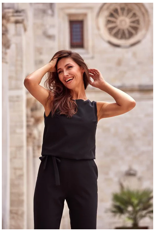 Juodas kombinezonas iš Style