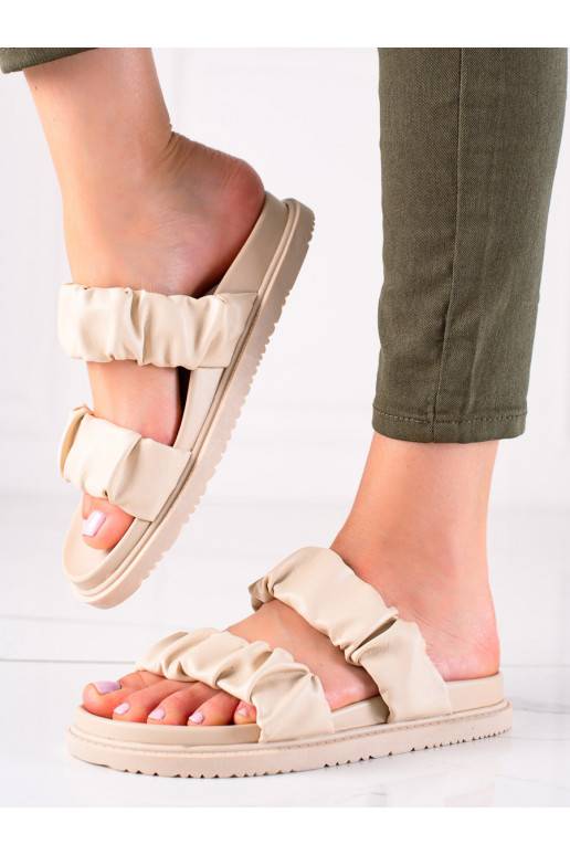 Smėlio spalvos Šlepetės su sagtelėmis 