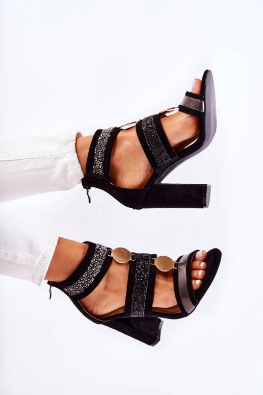 Naistesandaalid kõrge jämeda kontsaga... Naistesandaalid kõrge jämeda kontsaga...