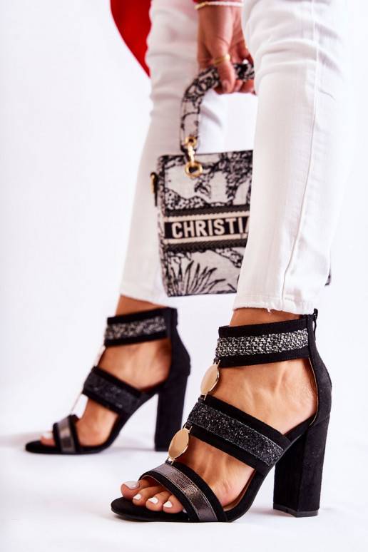 Naistesandaalid kõrge jämeda kontsaga... Naistesandaalid kõrge jämeda kontsaga...