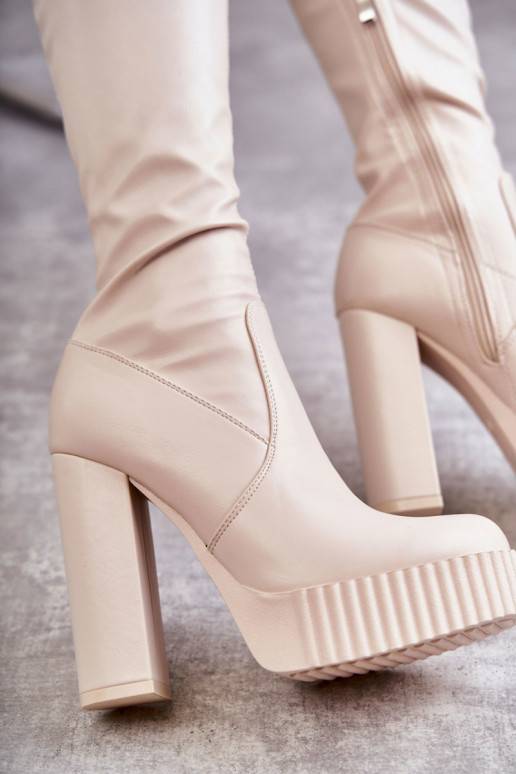 dlouhé kozačky na platformě v béžové...