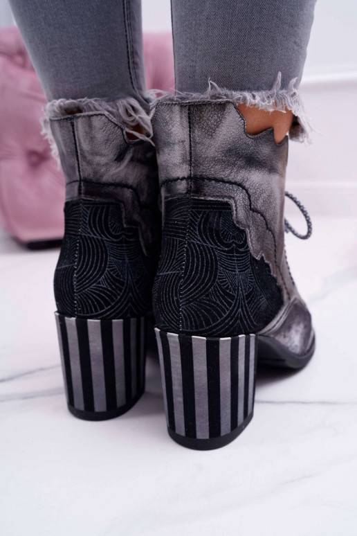 Šedé dámské kozačky z přírodní kůže Šedé dámské kozačky z přírodní kůže