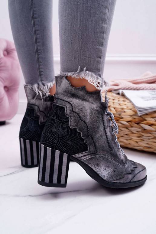 Šedé dámské kozačky z přírodní kůže Šedé dámské kozačky z přírodní kůže