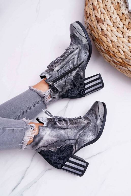 Šedé dámské kozačky z přírodní kůže Šedé dámské kozačky z přírodní kůže