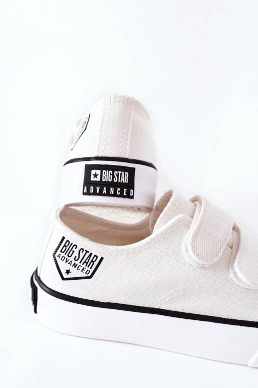 Dětská volnočasová obuv se zapínáním... Dětská volnočasová obuv se zapínáním...