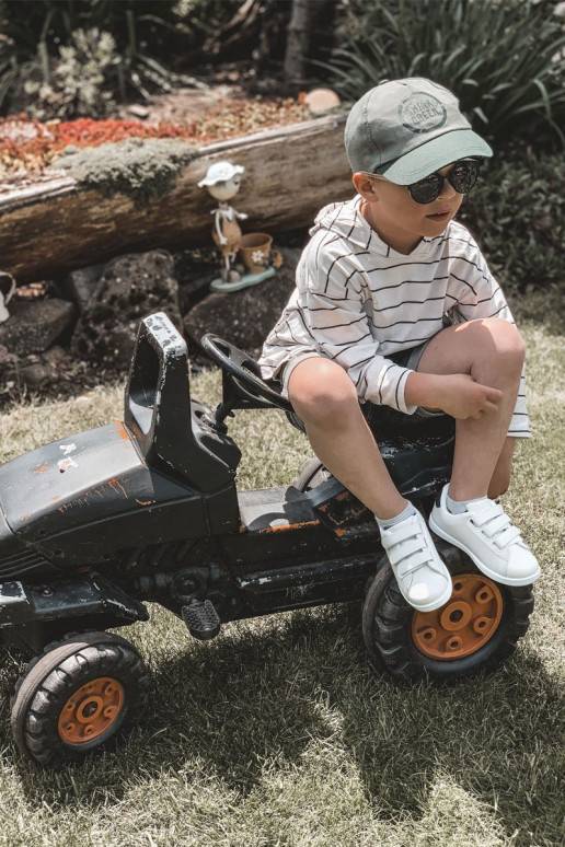 Dětské tenisky s nalepovacím... Dětské tenisky s nalepovacím...