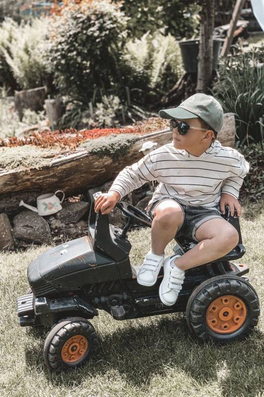 Dětské tenisky s nalepovacím... Dětské tenisky s nalepovacím...