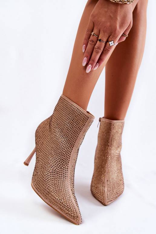 Tenké podpatky s nýty béžové Irma Tenké podpatky s nýty béžové Irma