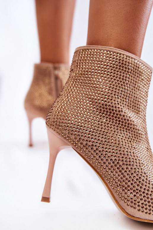 Tenké podpatky s nýty béžové Irma Tenké podpatky s nýty béžové Irma