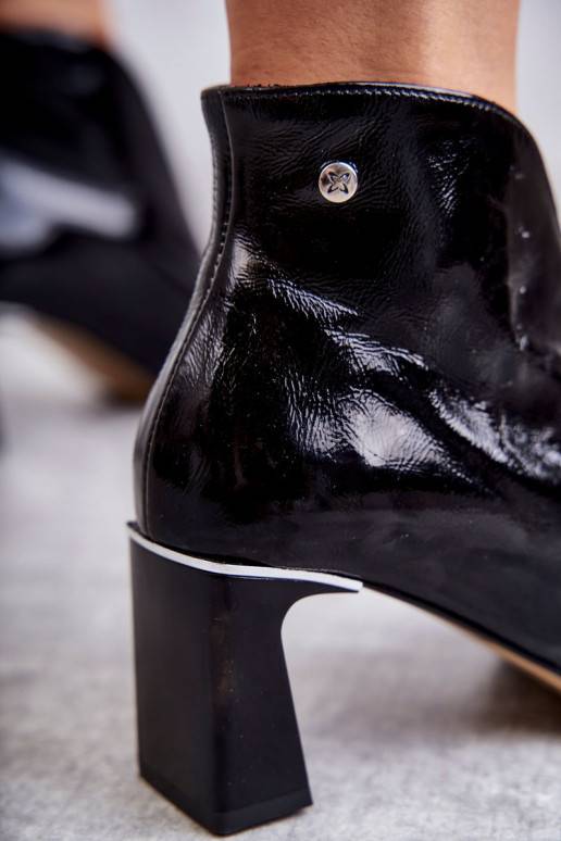 Kozačky na podpatku v černé barvě Kozačky na podpatku v černé barvě