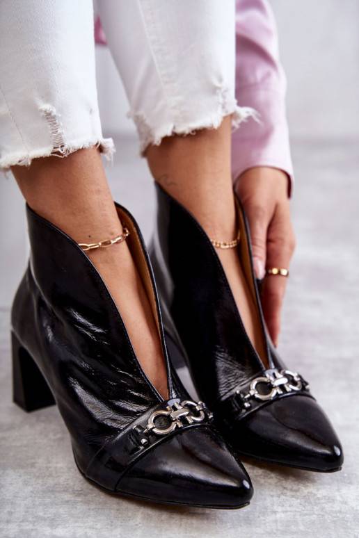 Kozačky na podpatku v černé barvě Kozačky na podpatku v černé barvě