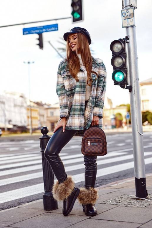 Sněhule s kožíškem s lakovaným... Sněhule s kožíškem s lakovaným...