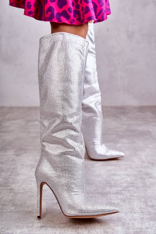 Dlouhé kozačky na tenkém podpatku... Dlouhé kozačky na tenkém podpatku...